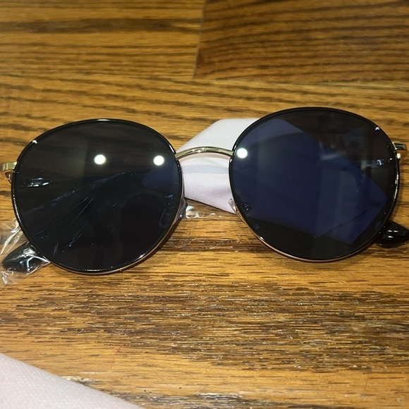 summer & rose Harper Round Blue Aviator Sunglasses and case/cloth NEW in package main image 8